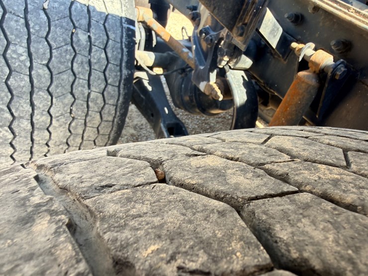 2010-kenworth-t800-image-61
