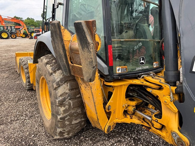2018-deere-310l-image-14