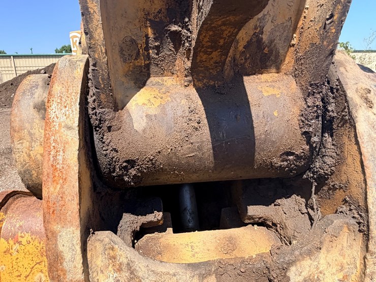 2010-caterpillar-328d-image-132