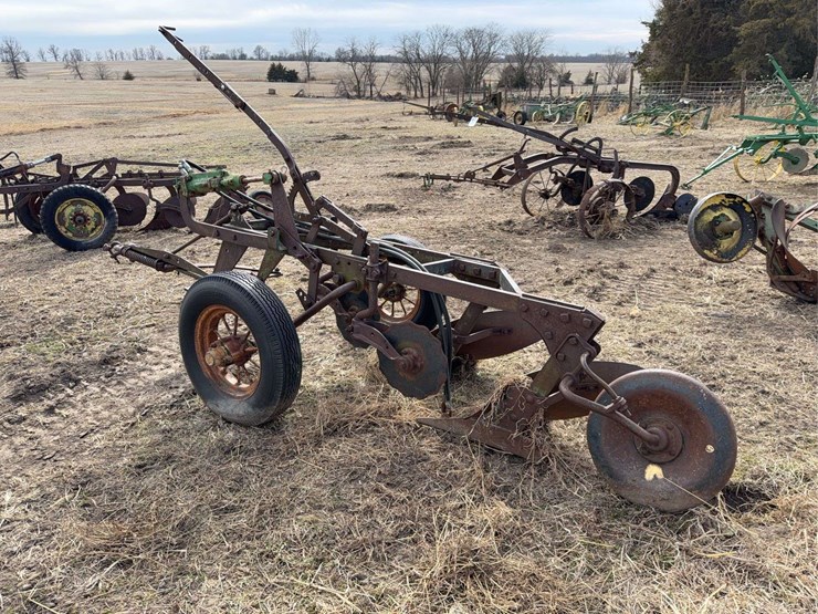 john-deere-no.-44-pull-type-two-bottom-plow-image-3