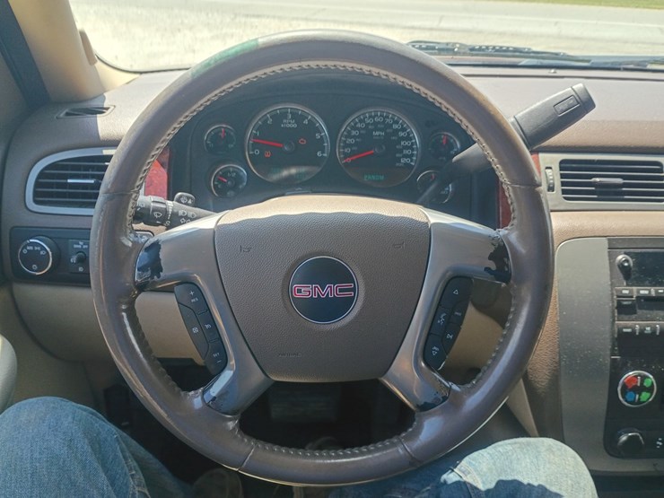 2009-gmc-yukon-xl-image-50
