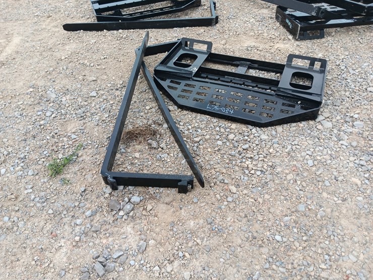 #l75-034-•-future-pallet-fork-skid-steer-attachment-image-1