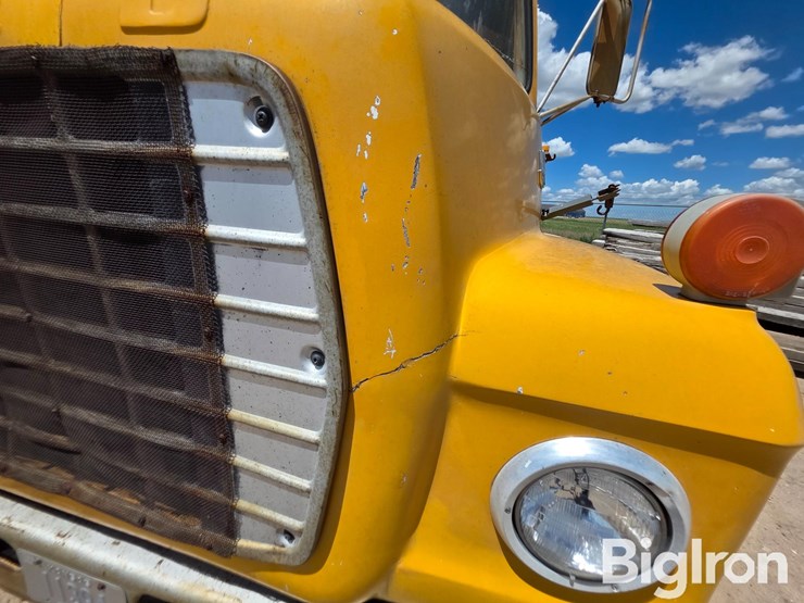 1974-ford-l8000-image-9