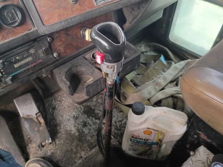 1999-kenworth-w900-image-52
