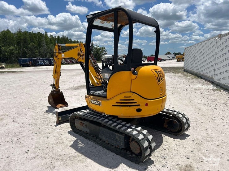 2005-jcb-8032-zts-image-4
