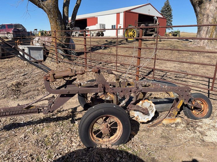 john-deere-pull-type-no.-44-two-bottom-plow-image-6