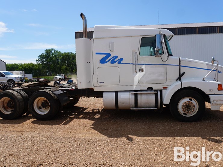 1993-volvo-wia64t-image-3