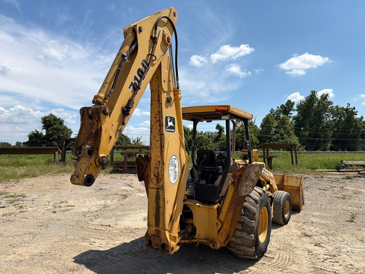 2000-deere-710d-image-9