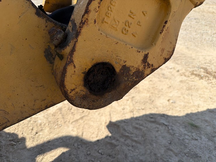 2000-deere-710d-image-112
