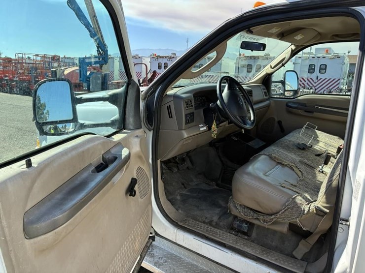 2003-ford-f450-image-30