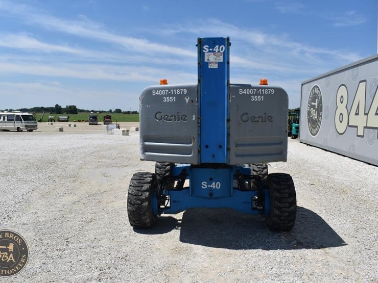 2007-genie-s40-image-9