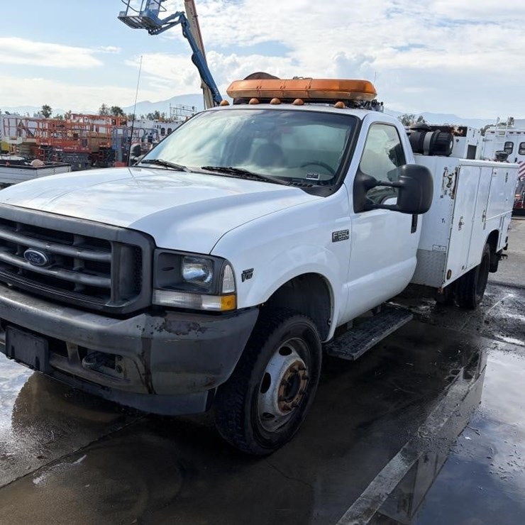 2003 FORD F550