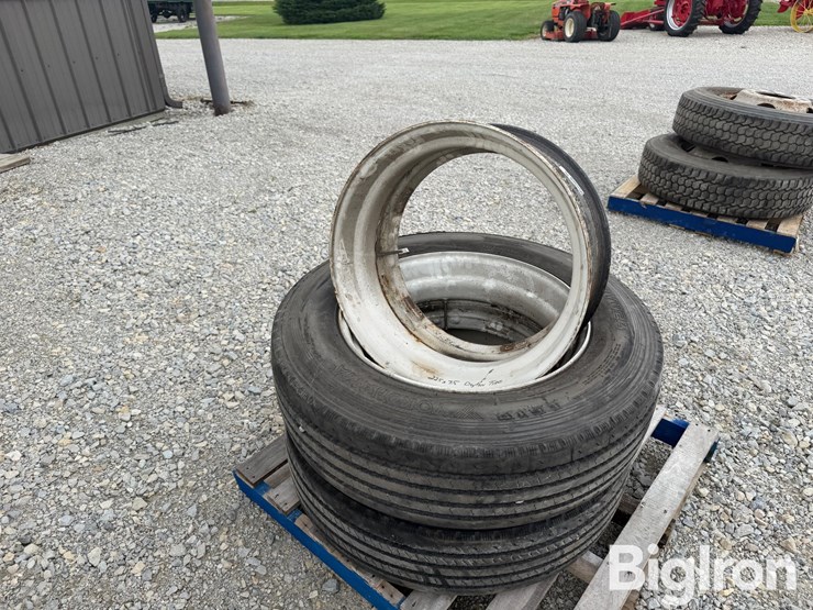 255/70r22.5-tires-&-rims-image-4