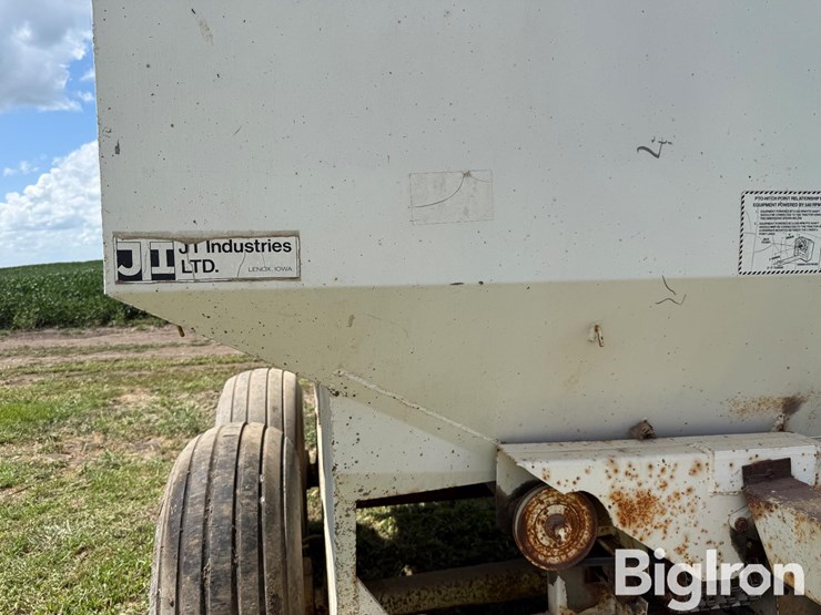 jt-pull-type-dry-fertilizer-spreader-image-20
