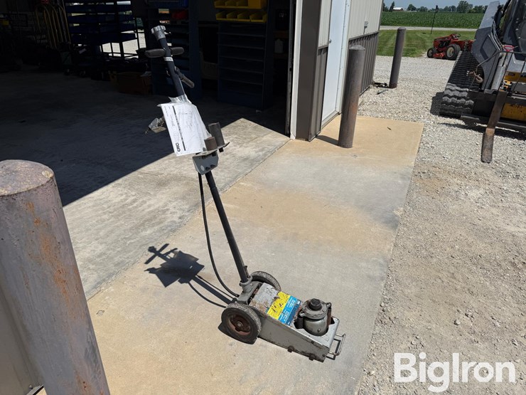 otc-stinger-series-air/hydraulic-jack-image-3