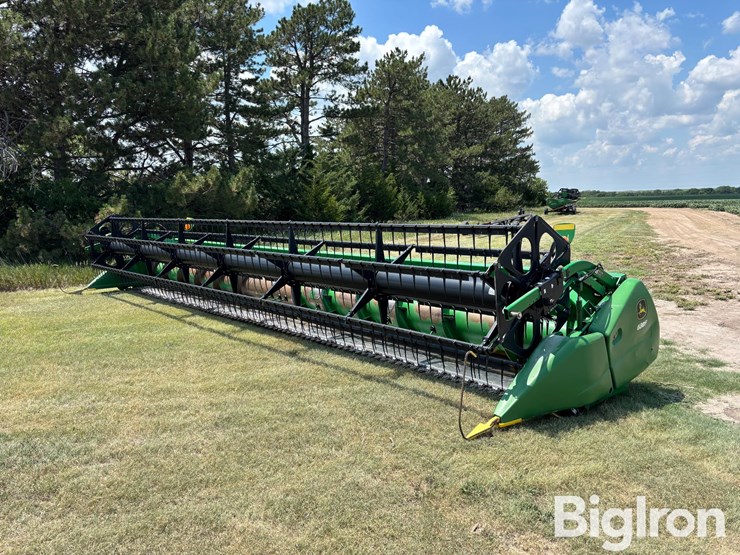 2011-john-deere-630f-image-1