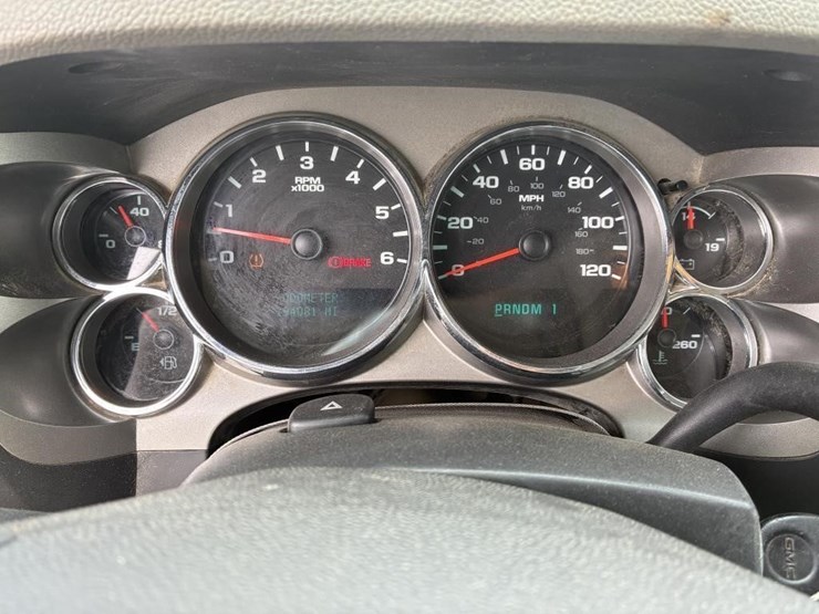2012-gmc-sierra-2500-image-18