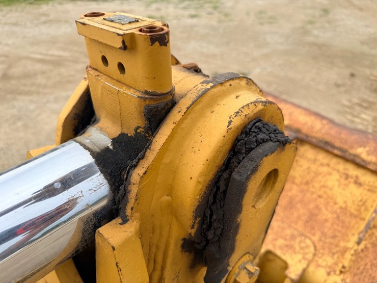 1985-caterpillar-963-image-113