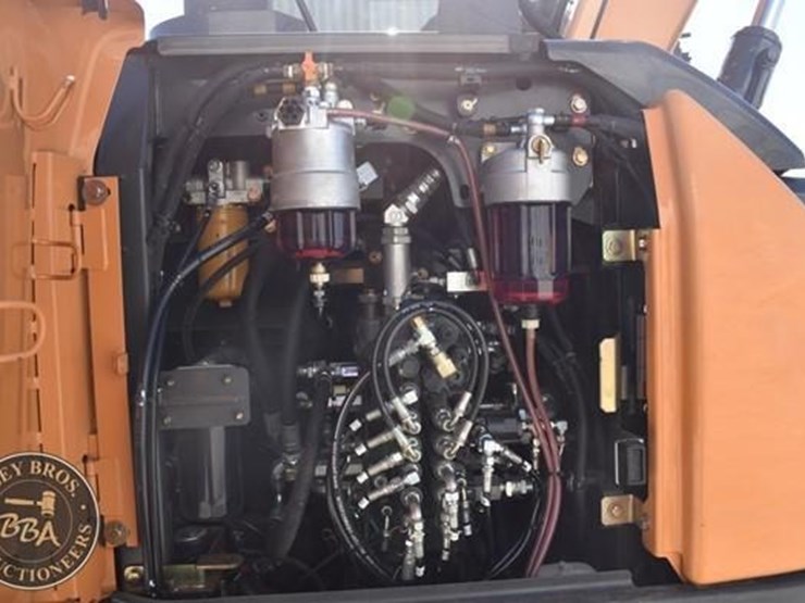 2022-case-cx75csr-image-69