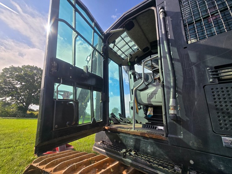 2015-caterpillar-521b-image-36