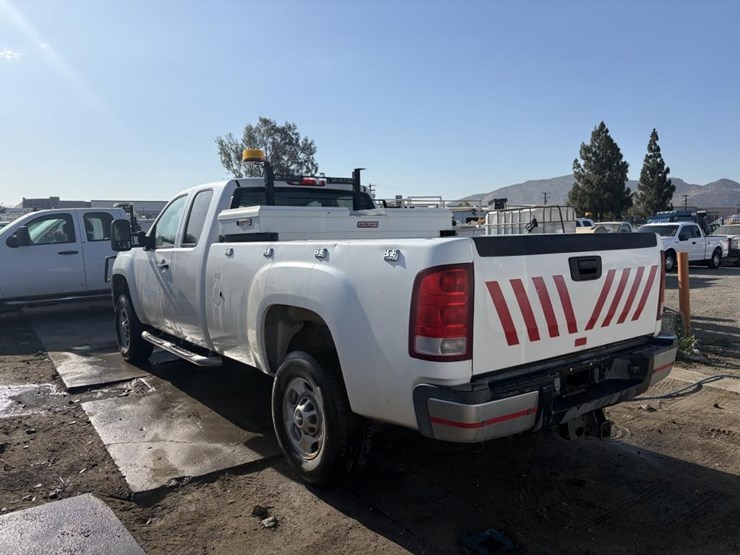 2012-gmc-sierra-2500-image-4