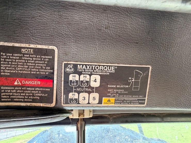 1993-mack-dm690s-image-129