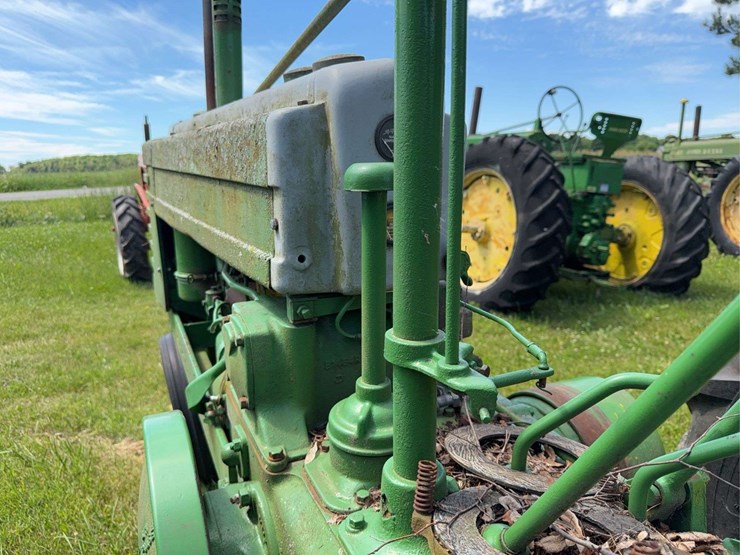 john-deere-model-b-image-16