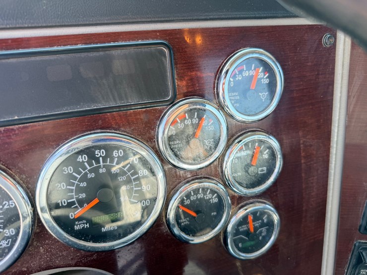 2016-western-star-4700-image-139