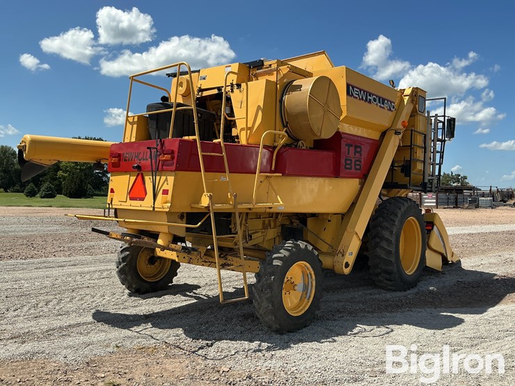 1991-new-holland-tr86-image-5