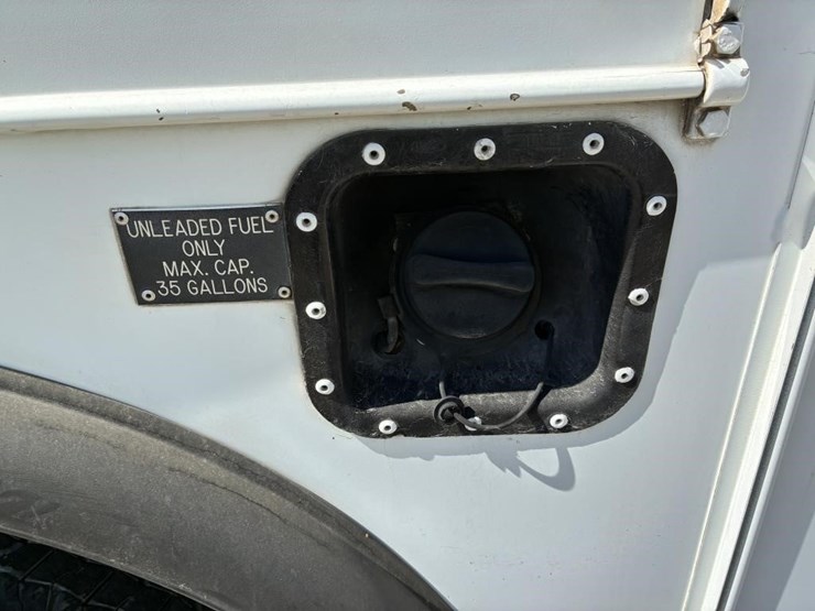 2004-ford-f450-image-11
