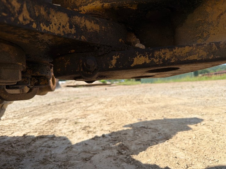 2000-deere-710d-image-80
