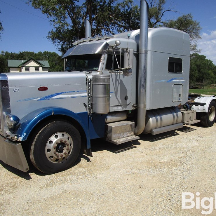 2001 PETERBILT 379
