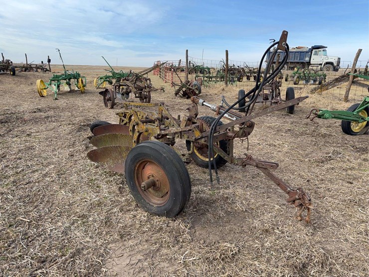 oliver-pull-type-three-bottom-plow-image-7