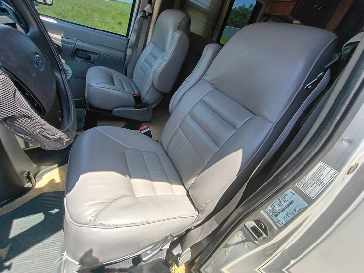 2005-ford-e450-image-28