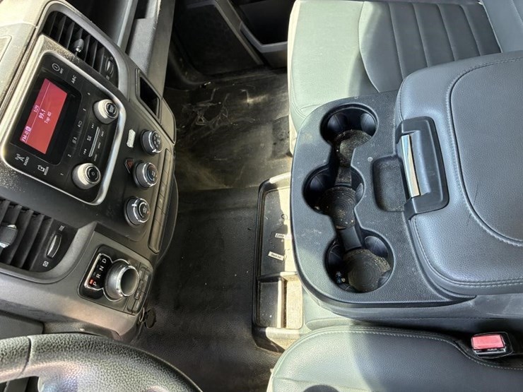 2017-dodge-1500-image-19