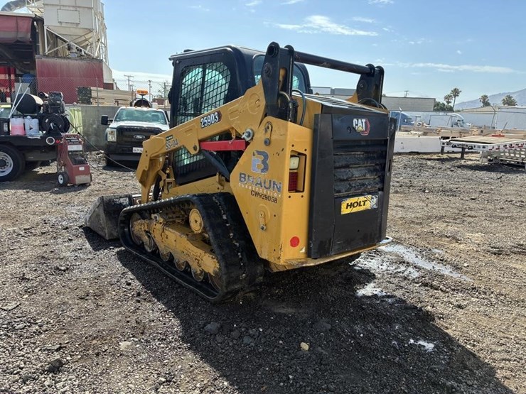 2023-caterpillar-259d3-image-4