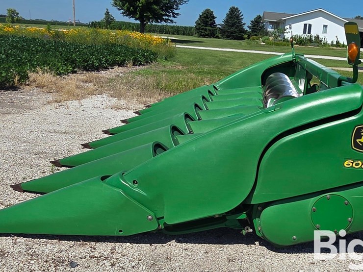 2010-john-deere-608c-image-8