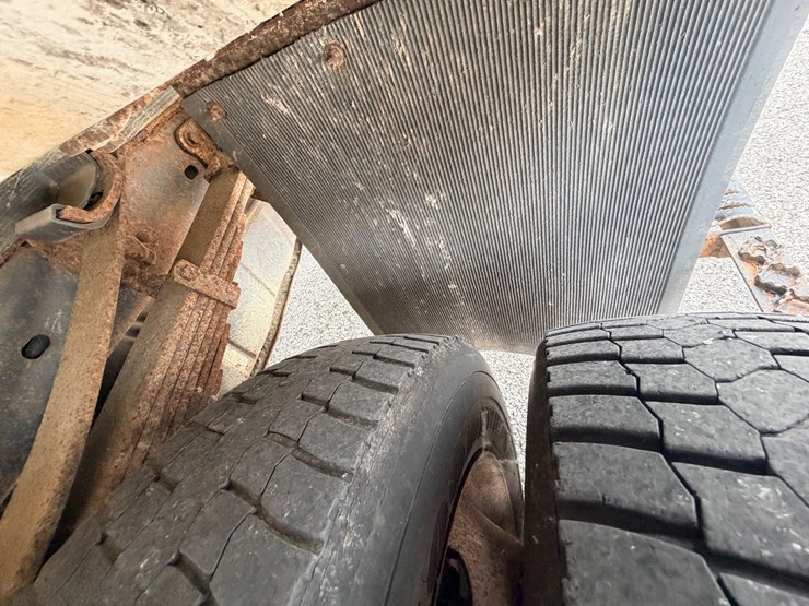 2010-ford-f550-image-97