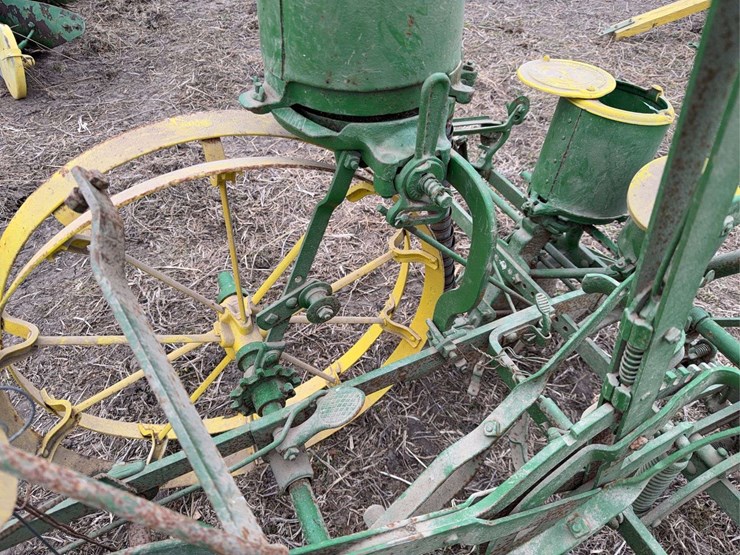 john-deere-two-row-planter-image-22