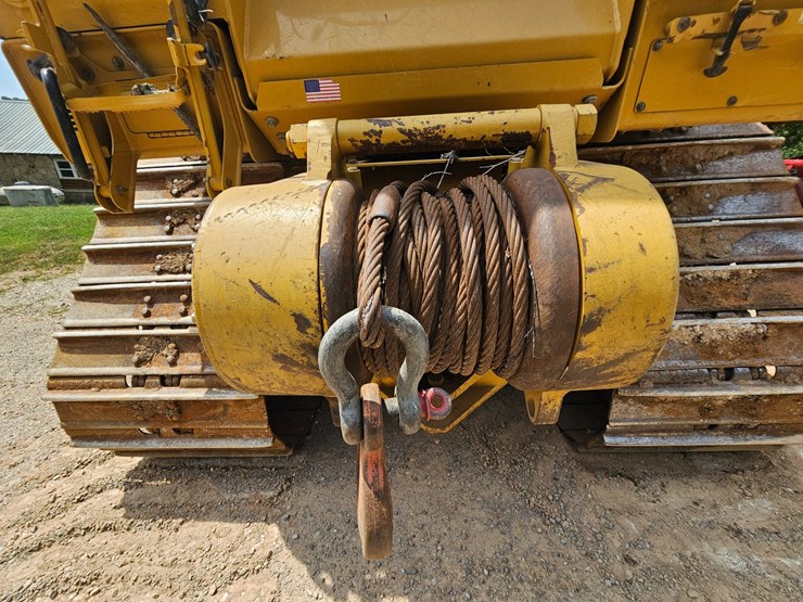 2019-caterpillar-d6-image-110