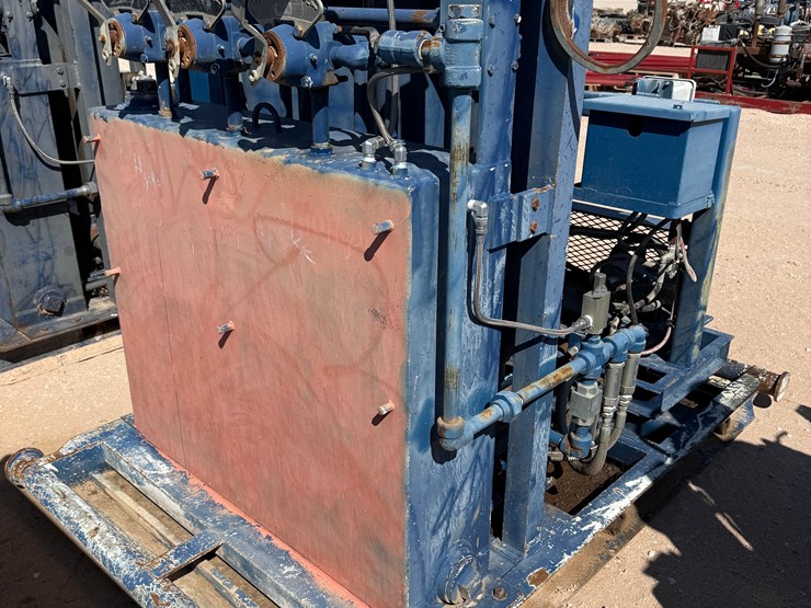caterpillar-550-image-3