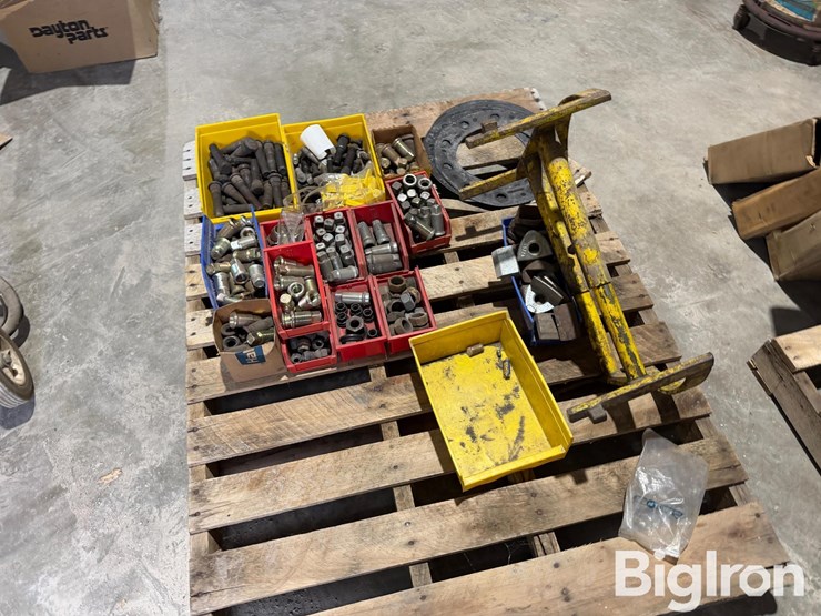 pallet-of-misc-truck-parts-image-8