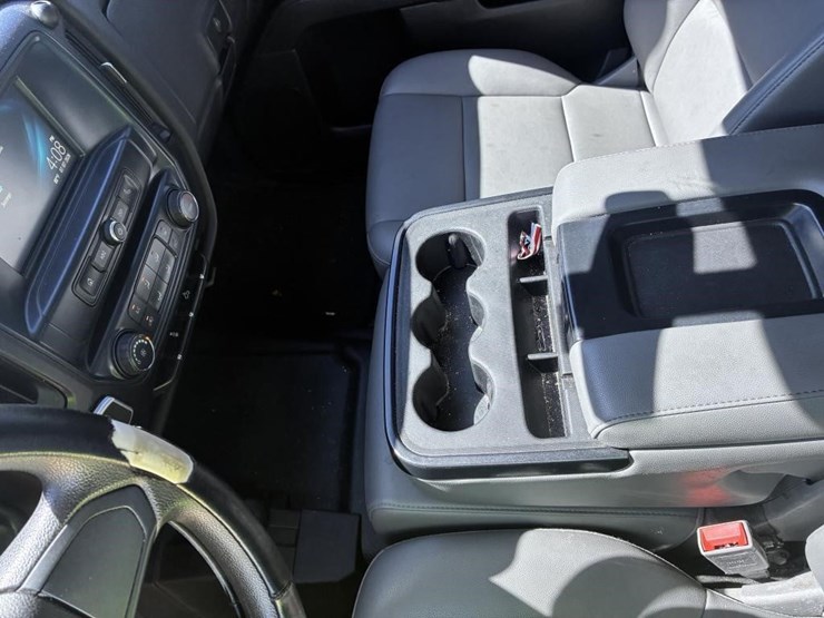 2018-chevrolet-silverado-1500-image-27