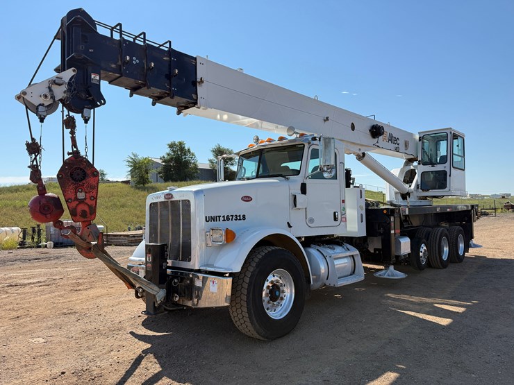 2012-peterbilt-367-image-4