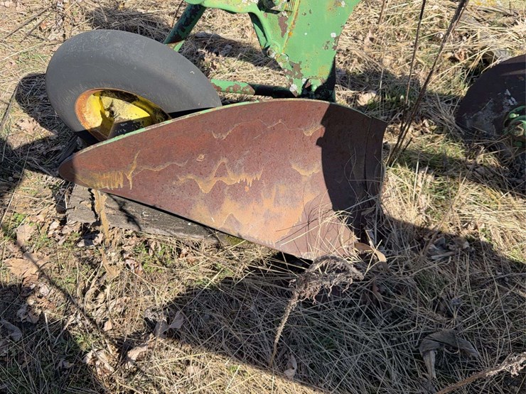 john-deere-no.-44-three-point-three-bottom-plow-image-18