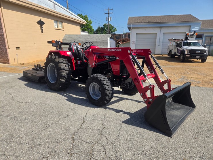2023-mahindra-4550-image-21