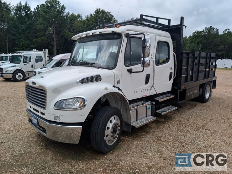 2018-freightliner-m2-stakebed-truck-image-1