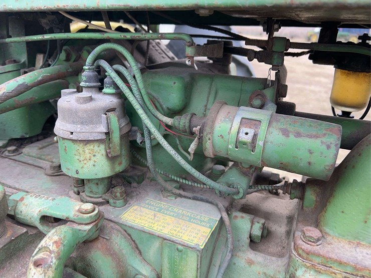 john-deere-520-image-25