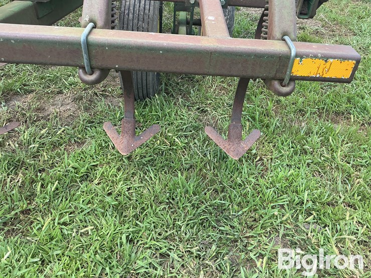 john-deere-field-cultivator-image-19