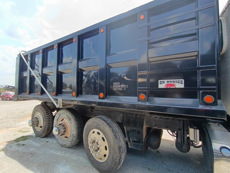 2014-peterbilt-367-image-9